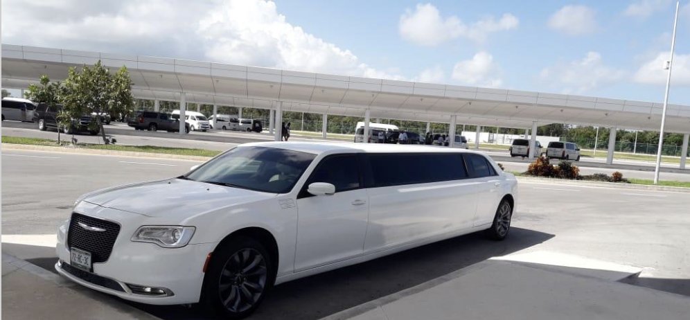 Chrysler 300C limo